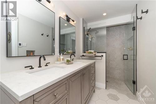 81 Sunnyside Avenue, Ottawa, ON - Indoor Photo Showing Bathroom
