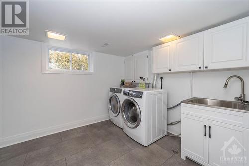 81 Sunnyside Avenue, Ottawa, ON - Indoor Photo Showing Laundry Room