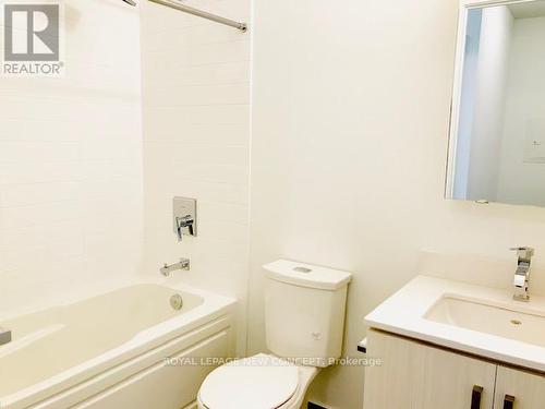 #2407 -5180 Yonge St, Toronto, ON - Indoor Photo Showing Bathroom