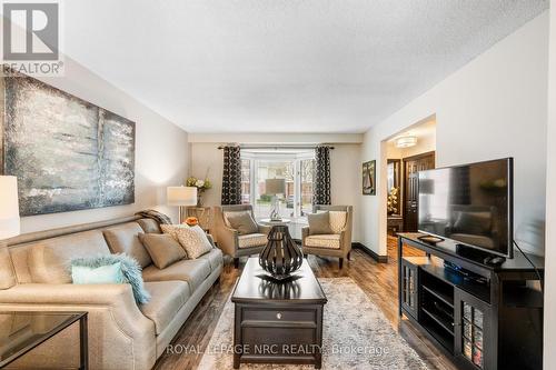 #5 -275 Pelham Rd, St. Catharines, ON - Indoor Photo Showing Living Room