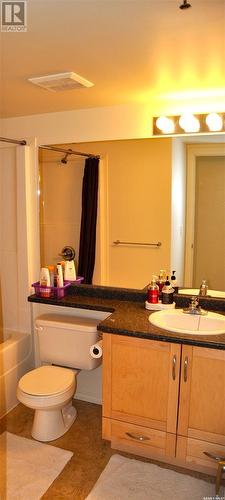 318 326 Herold Road, Saskatoon, SK - Indoor Photo Showing Bathroom