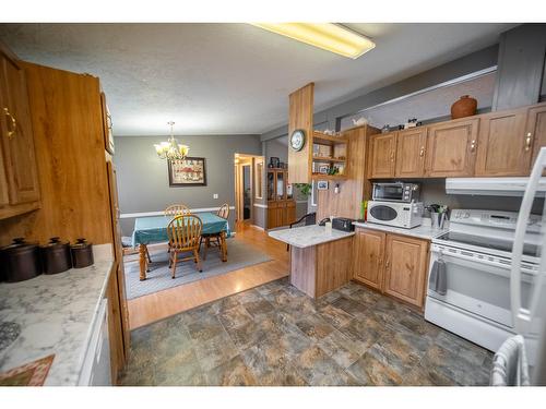 41 - 700 Patterson Street N, Cranbrook, BC - Indoor Photo Showing Kitchen