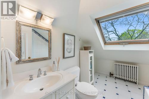 74 Lascelles Boulevard, Toronto, ON - Indoor Photo Showing Bathroom