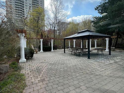 1510-3695 Kaneff Cres, Mississauga, ON - Outdoor