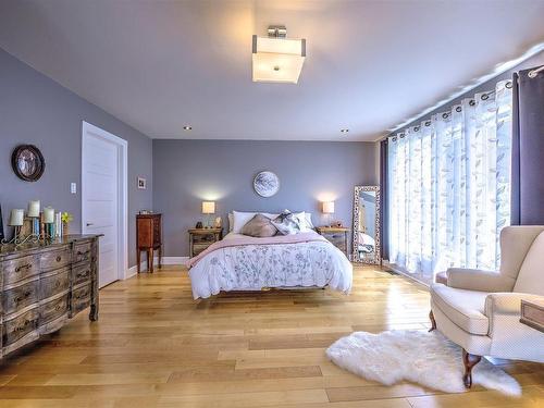 Chambre Ã  coucher principale - 3970 Rue Des Francs-Bourgeois, Boisbriand, QC - Indoor Photo Showing Bedroom