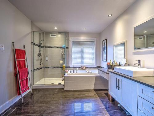 Salle de bains - 3970 Rue Des Francs-Bourgeois, Boisbriand, QC - Indoor Photo Showing Bathroom