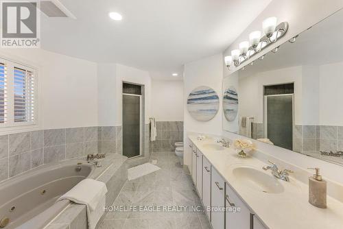 545 Binns Ave, Newmarket, ON - Indoor Photo Showing Bathroom