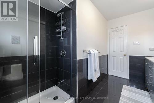 27 Kirk Drive, Brampton, ON - Indoor Photo Showing Bathroom