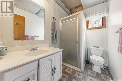 585 Nicoll Avenue, Regina Beach, SK - Indoor Photo Showing Bathroom