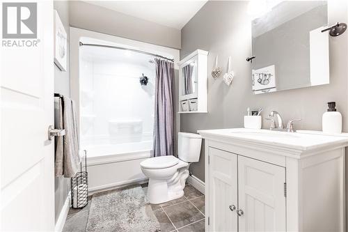 37 Lakeridge Trail, Beachburg, ON - Indoor Photo Showing Bathroom
