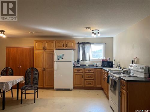 140 3Rd Street W, Pierceland, SK - Indoor Photo Showing Kitchen
