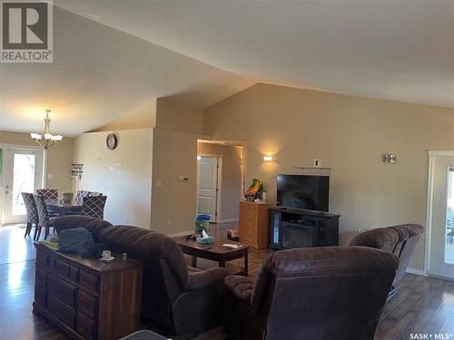 140 3Rd Street W, Pierceland, SK - Indoor Photo Showing Living Room