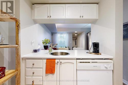 #538 -3 Everson Dr, Toronto, ON - Indoor Photo Showing Kitchen