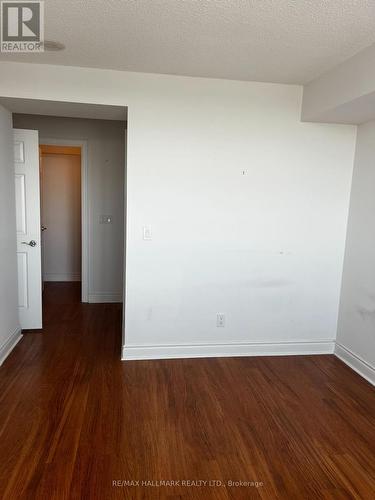 #812 -15 Greenview Ave, Toronto, ON - Indoor Photo Showing Other Room