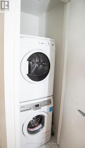 4409 - 14 York Street, Toronto, ON - Indoor Photo Showing Laundry Room