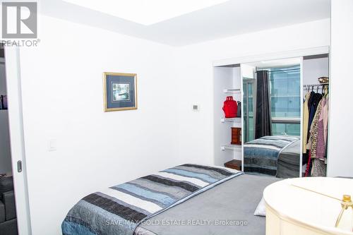 4409 - 14 York Street, Toronto, ON - Indoor Photo Showing Bedroom