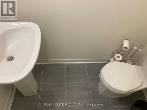 #102 -250 Finch Ave, Pickering, ON - Indoor Photo Showing Bathroom
