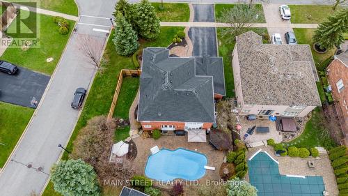 693 Foxcroft Blvd, Newmarket, ON - Outdoor With In Ground Pool With Deck Patio Veranda With View