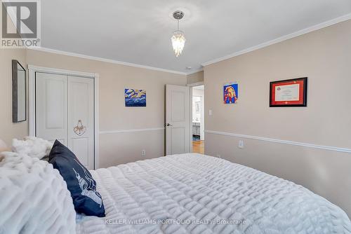 2226 Capulet Crt, Mississauga, ON - Indoor Photo Showing Bedroom