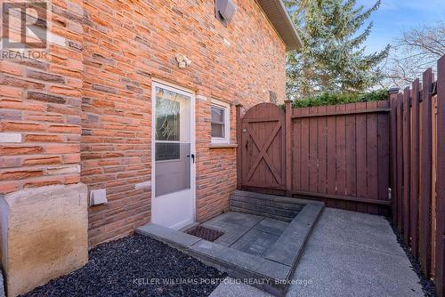 2226 Capulet Crt, Mississauga, ON - Outdoor With Exterior