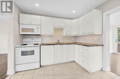 595 Fennell Ave E, Hamilton, ON - Indoor Photo Showing Kitchen