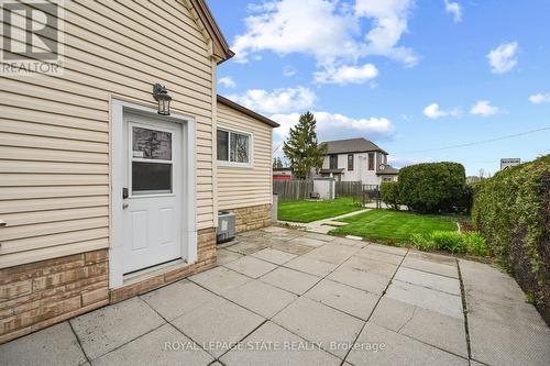 595 Fennell Ave E, Hamilton, ON - Outdoor With Exterior
