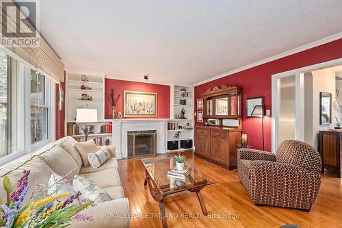 17 Croxton Rd W, London, ON - Indoor Photo Showing Living Room With Fireplace