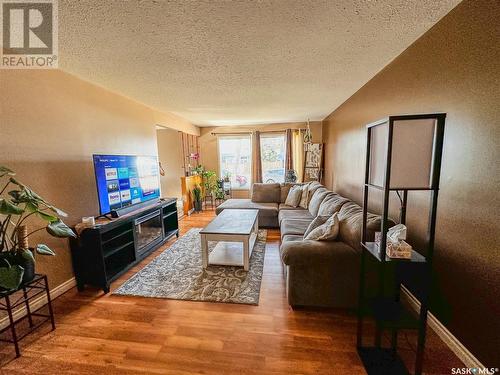 386 Mountview Road, Yorkton, SK - Indoor Photo Showing Living Room
