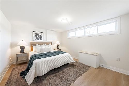 75 Windrush Crescent, Hamilton, ON - Indoor Photo Showing Bedroom