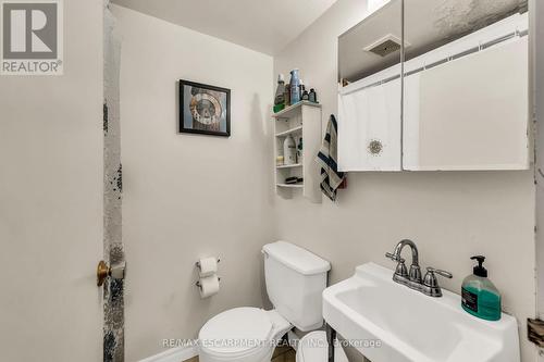 2060 Prospect St, Burlington, ON - Indoor Photo Showing Bathroom