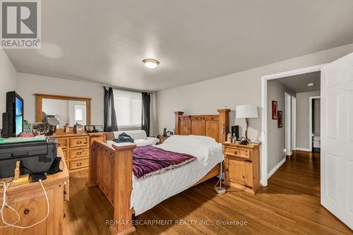 2060 Prospect St, Burlington, ON - Indoor Photo Showing Bedroom