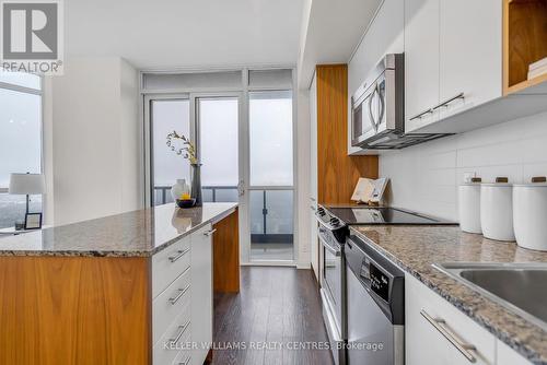 3105 - 5 Valhalla Inn Road, Toronto, ON - Indoor Photo Showing Kitchen With Upgraded Kitchen