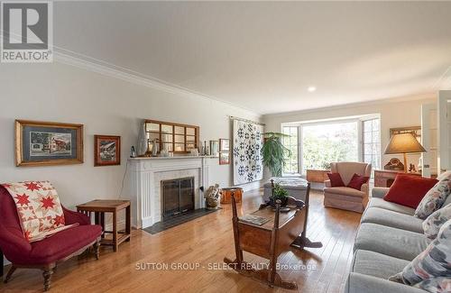 64 Sherwood Avenue, London, ON - Indoor Photo Showing Living Room With Fireplace