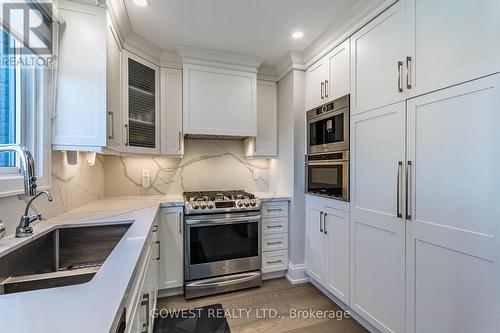 123 Dewitt Road, Hamilton, ON - Indoor Photo Showing Kitchen With Stainless Steel Kitchen With Upgraded Kitchen