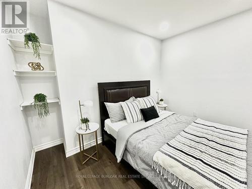 617 Rosseau Rd, Hamilton, ON - Indoor Photo Showing Bedroom