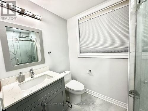 617 Rosseau Rd, Hamilton, ON - Indoor Photo Showing Bathroom