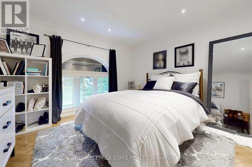 9 Golfdale Pl, Hamilton, ON - Indoor Photo Showing Bedroom