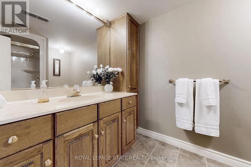 9 Golfdale Pl, Hamilton, ON - Indoor Photo Showing Bathroom
