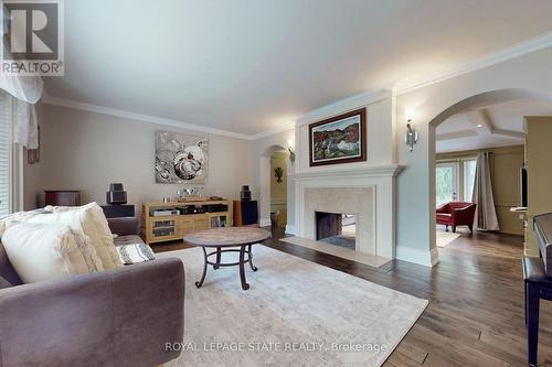 9 Golfdale Pl, Hamilton, ON - Indoor Photo Showing Living Room With Fireplace