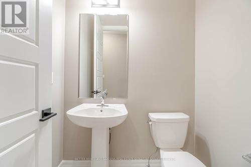 39 Sitler St, Kitchener, ON - Indoor Photo Showing Bathroom