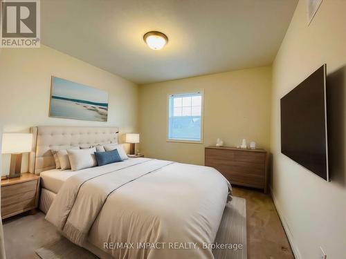 867 Broadway Boulevard, Peterborough, ON - Indoor Photo Showing Bedroom