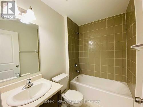 867 Broadway Boulevard, Peterborough, ON - Indoor Photo Showing Bathroom