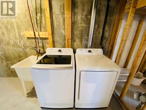 867 Broadway Boulevard, Peterborough, ON - Indoor Photo Showing Laundry Room