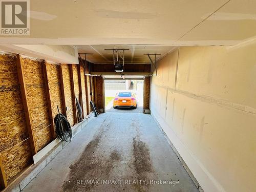 867 Broadway Boulevard, Peterborough, ON - Indoor Photo Showing Garage
