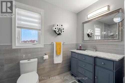 36 Pace Cres, Bradford West Gwillimbury, ON - Indoor Photo Showing Bathroom