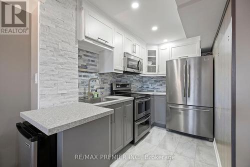 36 Pace Cres, Bradford West Gwillimbury, ON - Indoor Photo Showing Kitchen With Upgraded Kitchen