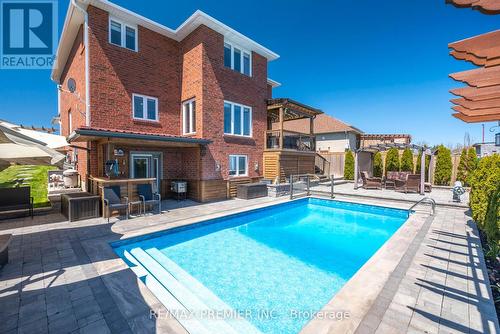 36 Pace Cres, Bradford West Gwillimbury, ON - Outdoor With In Ground Pool With Deck Patio Veranda