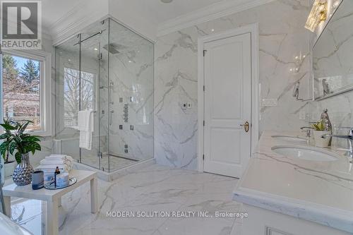 1511 Broadmoor Avenue, Mississauga, ON - Indoor Photo Showing Bathroom