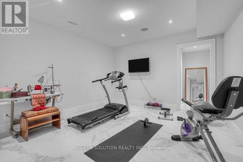 1511 Broadmoor Ave, Mississauga, ON - Indoor Photo Showing Gym Room