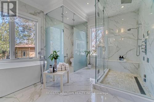 1511 Broadmoor Avenue, Mississauga, ON - Indoor Photo Showing Bathroom